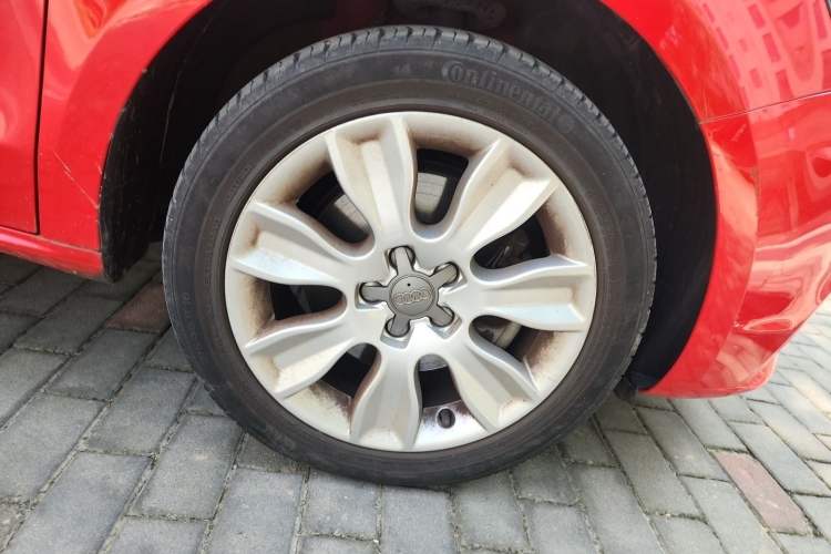 Used Audi A1 2014 30 TFSI Sportback Fashion Model Right Front Wheel Hub
