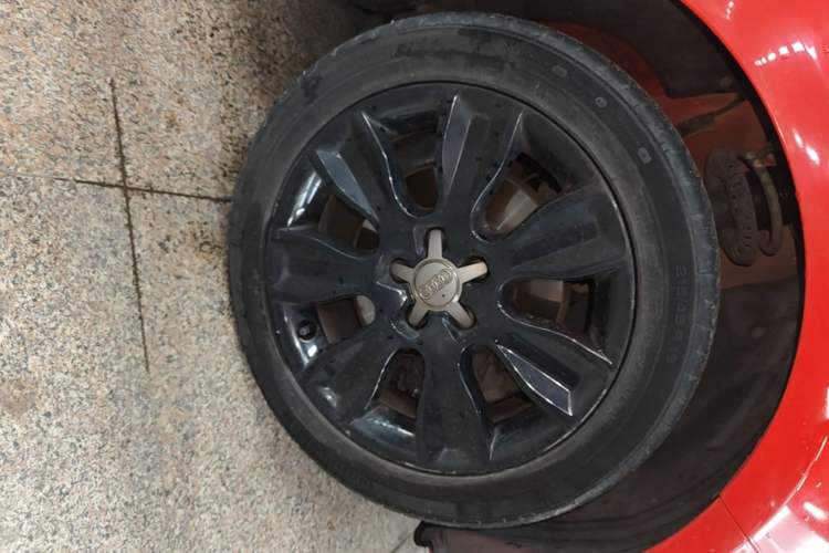 Used Audi A1 2014 30 TFSI Fashion Model Right Front Wheel Hub