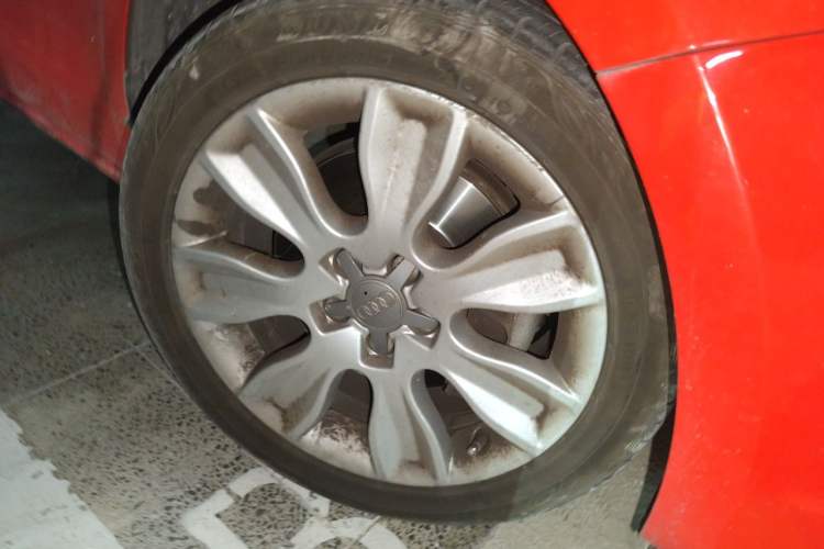Used Audi A1 2014 30 TFSI Sportback Fashion Model Right Front Wheel Hub