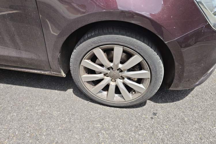 Used Audi A1 2014 30 TFSI Comfort Model Right Front Wheel Hub