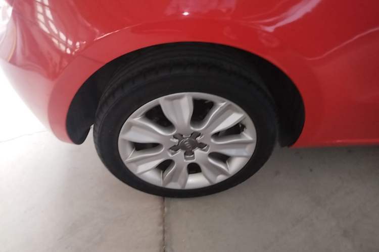 Used Audi A1 2014 30 TFSI Fashion Model Right Rear Wheel Hub