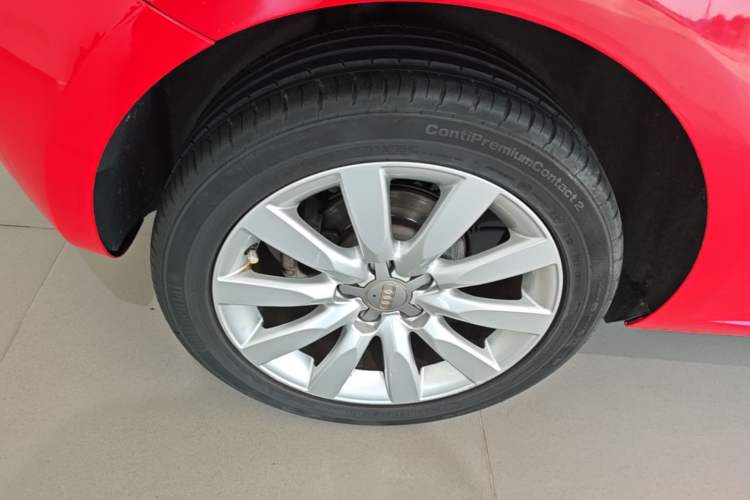Used Audi A1 2014 30 TFSI Comfort Model Right Rear Wheel Hub