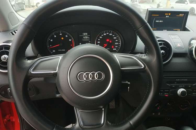 Used Audi A1 2014 30 TFSI Sportback Fashion Model Steering Wheel
