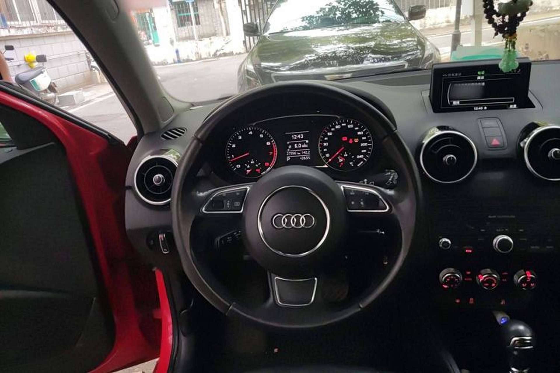 Used Audi A1 2014 30 TFSI Sportback Comfort Model Steering Wheel