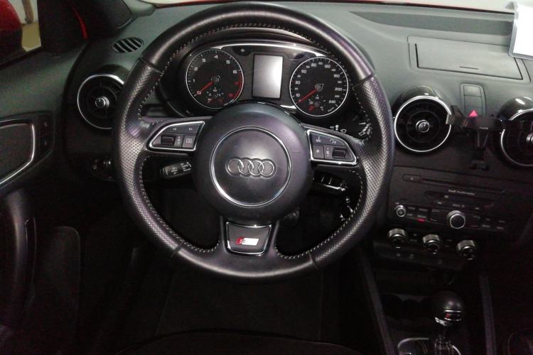 Used Audi A1 2014 30 TFSI Sportback Comfort Model Steering Wheel