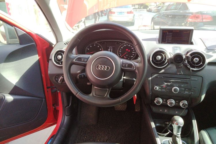 Used Audi A1 2014 30 TFSI Sportback Comfort Model Steering Wheel