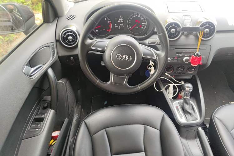 Used Audi A1 2014 30 TFSI Sportback Comfort Model Steering Wheel