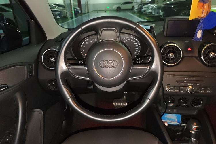 Used Audi A1 2014 30 TFSI Sportback Fashion Model Steering Wheel