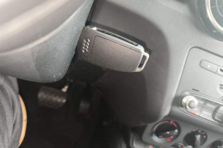 Used Audi A1 2014 30 TFSI Sportback Fashion Model Vehicle Key