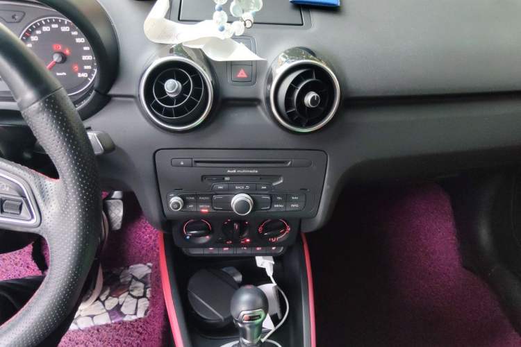 Used Audi A1 2014 30 TFSI Fashion Model Audio And AC Panel