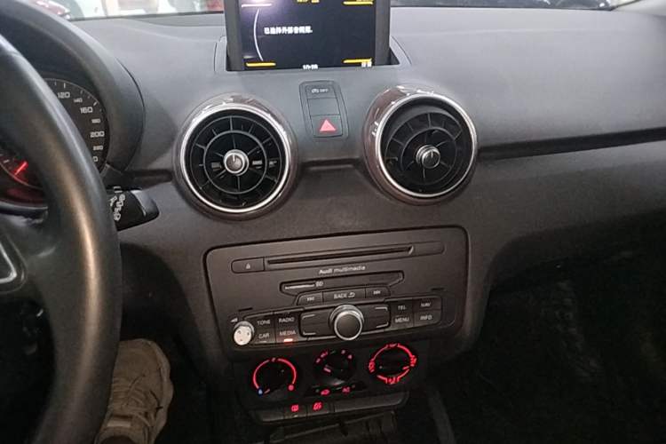 Used Audi A1 2014 30 TFSI Sportback Fashion Model Audio And AC Panel