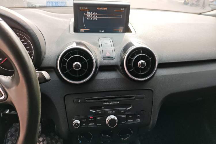 Used Audi A1 2014 30 TFSI Sportback Fashion Model Audio And AC Panel