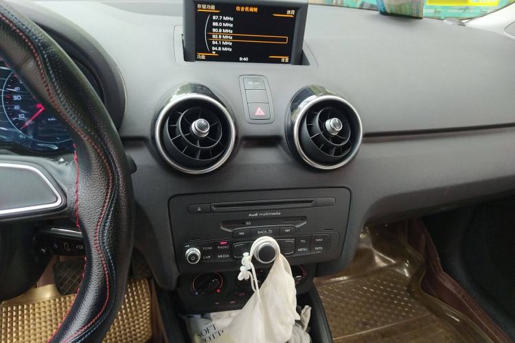 Used Audi A1 2014 30 TFSI Sportback Fashion Model Audio And AC Panel