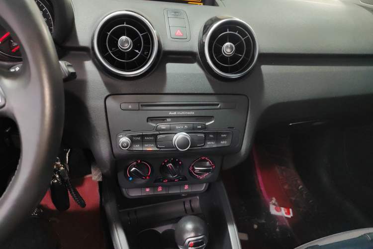 Used Audi A1 2014 30 TFSI Technology Edition Audio And AC Panel