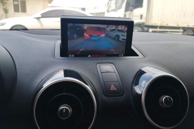 Used Audi A1 2014 30 TFSI Sportback Fashion Model Audio And AC Panel