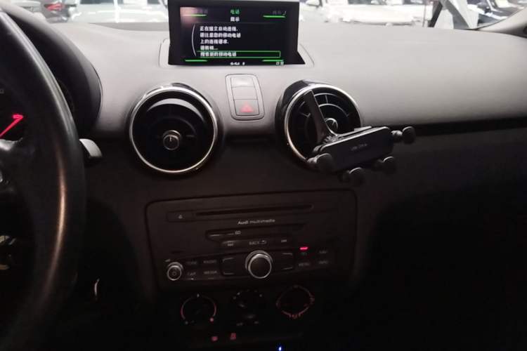 Used Audi A1 2014 30 TFSI Fashion Model Audio And AC Panel