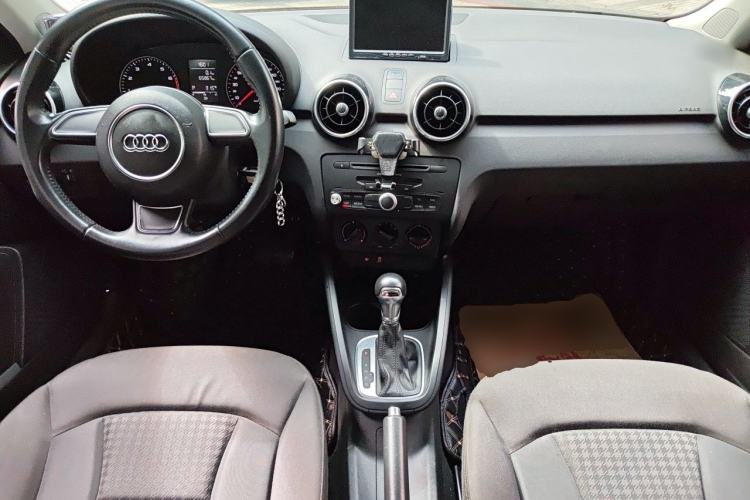 Used Audi A1 2014 30 TFSI Sportback Fashion Model Center Console