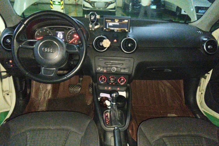Used Audi A1 2014 30 TFSI Sportback Fashion Model Center Console