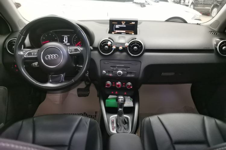 Used Audi A1 2014 30 TFSI Sportback Comfort Model Center Console