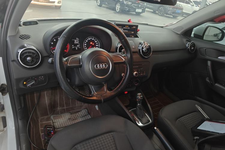 Used Audi A1 2014 30 TFSI Fashion Model Center Console