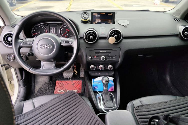 Used Audi A1 2014 30 TFSI Comfort Model Center Console