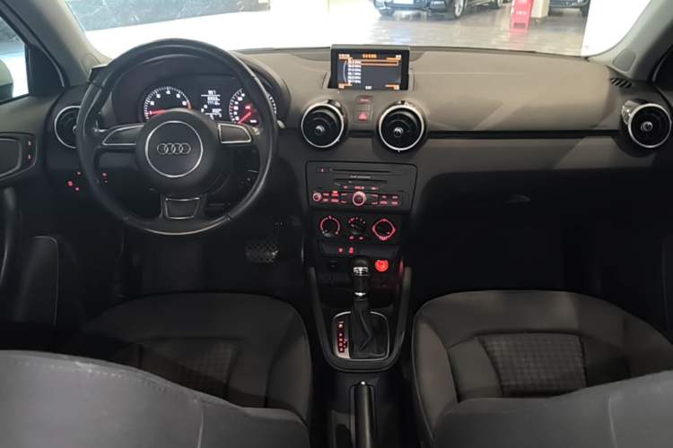 Used Audi A1 2014 30 TFSI Sportback Fashion Model Center Console