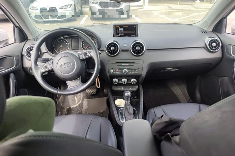 Used Audi A1 2014 30 TFSI Sportback Comfort Model Center Console