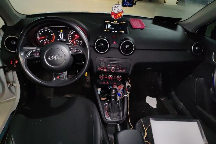 Used Audi A1 2014 30 TFSI Comfort Model Center Console