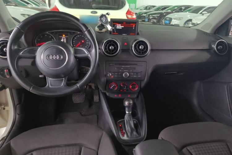 Used Audi A1 2014 30 TFSI Sportback Fashion Model Center Console