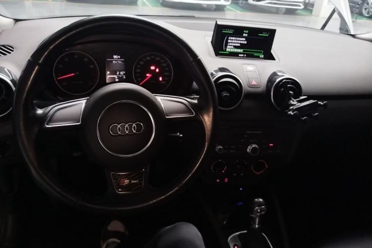 Used Audi A1 2014 30 TFSI Fashion Model Center Console
