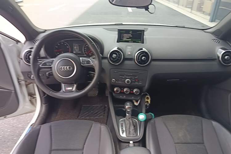 Used Audi A1 2014 30 TFSI Comfort Model Center Console