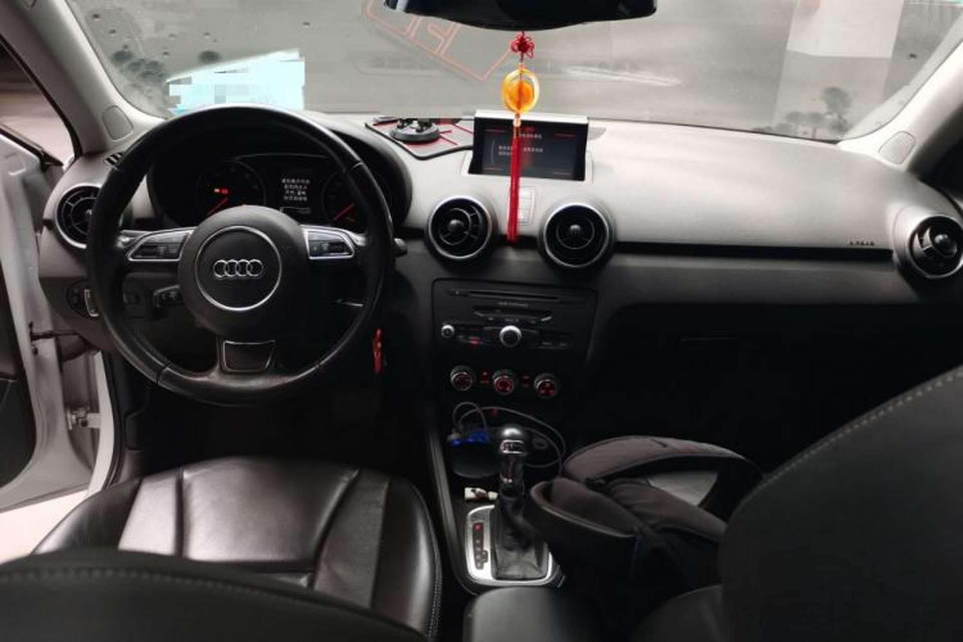 Used Audi A1 2014 30 TFSI Sportback Comfort Model Center Console