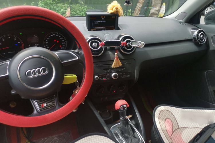 Used Audi A1 2014 30 TFSI Fashion Model Center Console