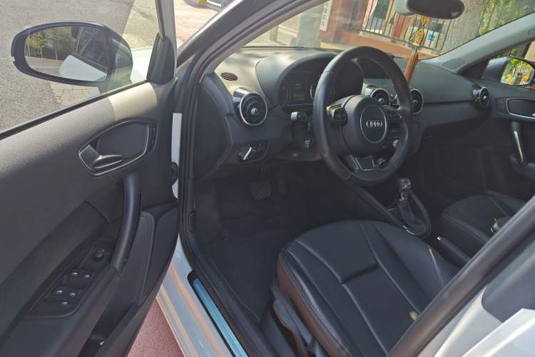Used Audi A1 2014 30 TFSI Sportback Comfort Model Driver Seat