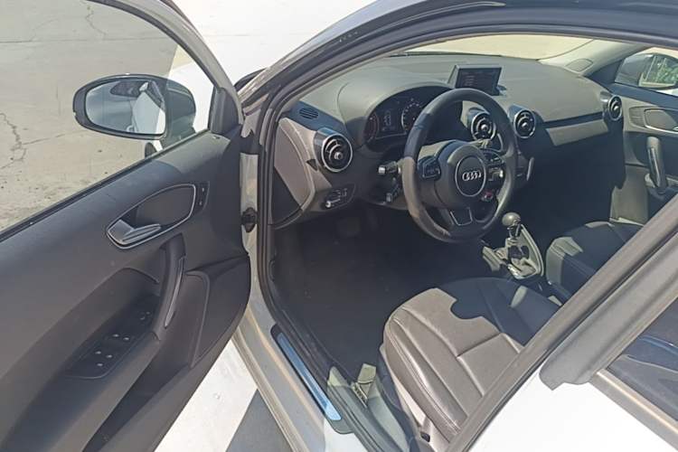 Used Audi A1 2014 30 TFSI Sportback Comfort Model Driver Seat
