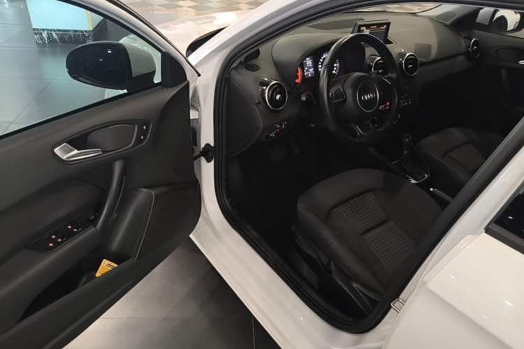 Used Audi A1 2014 30 TFSI Sportback Fashion Model Driver Seat