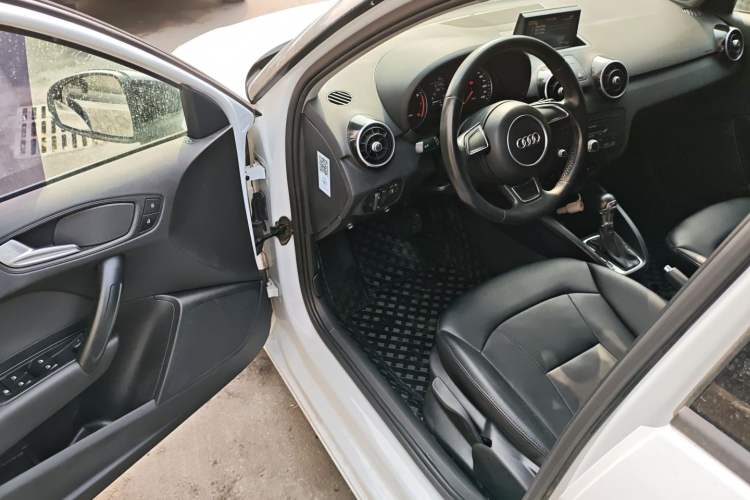 Used Audi A1 2014 30 TFSI Sportback Fashion Model Driver Seat
