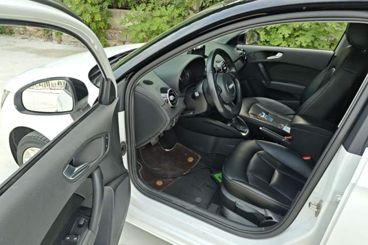 Used Audi A1 2014 30 TFSI Sportback Fashion Model Driver Seat