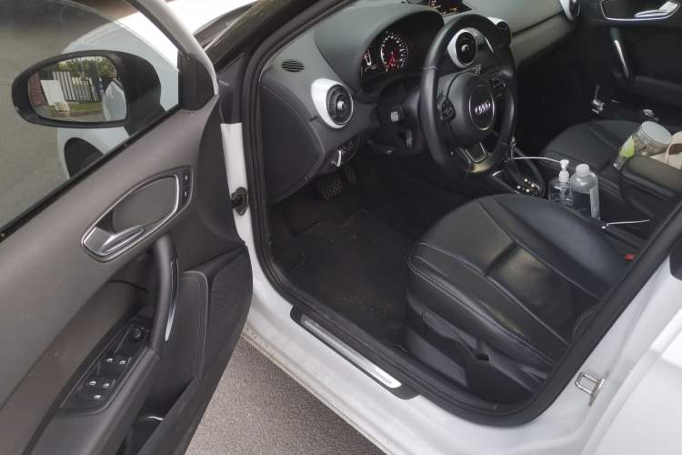 Used Audi A1 2014 30 TFSI Sportback Comfort Model Driver Seat
