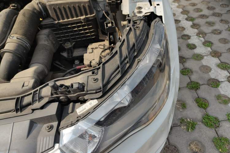 Used Audi A1 2014 30 TFSI Sportback Fashion Model Engine Bay Left