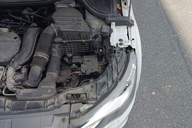 Used Audi A1 2014 30 TFSI Comfort Model Engine Bay Left