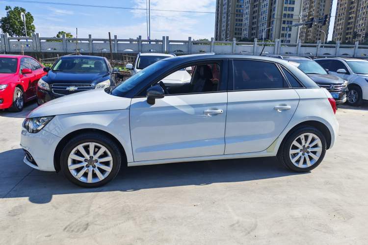 Used Audi A1 2014 30 TFSI Sportback Comfort Model Exterior 3