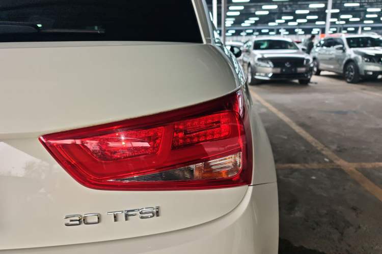 Used Audi A1 2014 30 TFSI Fashion Model Exterior 6