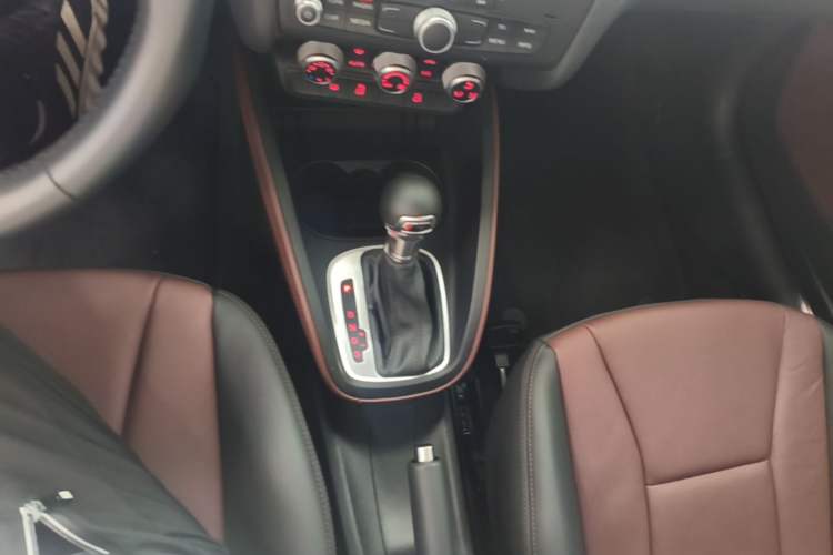 Used Audi A1 2014 30 TFSI Sportback Fashion Model Gear Lever
