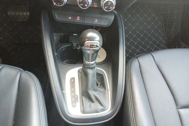 Used Audi A1 2014 30 TFSI Sportback Comfort Model Gear Lever