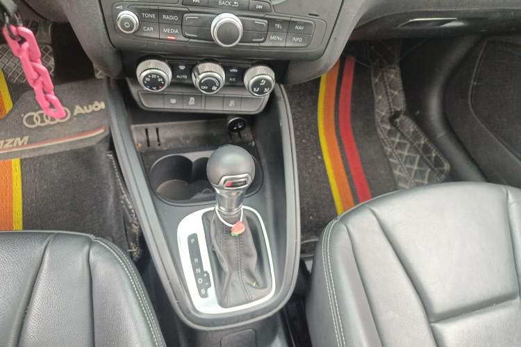 Used Audi A1 2014 30 TFSI Comfort Model Gear Lever