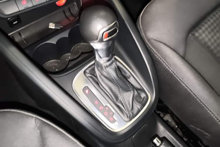 Used Audi A1 2014 30 TFSI Sportback Fashion Model Gear Lever