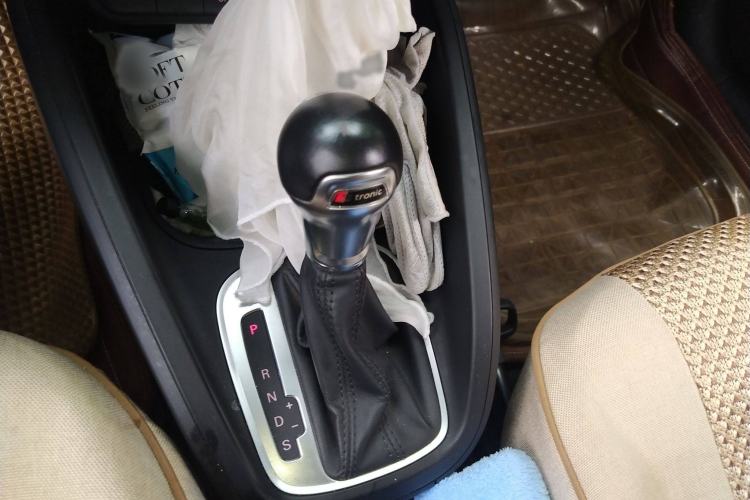 Used Audi A1 2014 30 TFSI Sportback Fashion Model Gear Lever