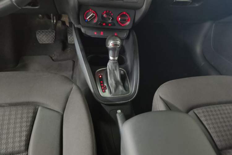 Used Audi A1 2014 30 TFSI Sportback Fashion Model Gear Lever