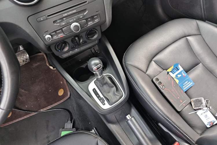 Used Audi A1 2014 30 TFSI Sportback Fashion Model Gear Lever